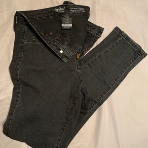 Mossimo dirty wash style, high rise jegging